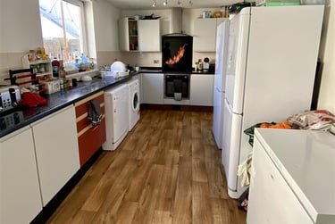 6 bed house, Hill Park Crescent, Greenbank, Plymouth, PL48JP - Image 3